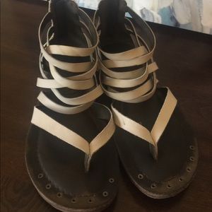 ❤️FINAL SALE❤️Mia Heritage Leather Strapoy Sandals